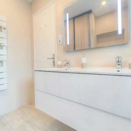 Val Riant 1 Apartment